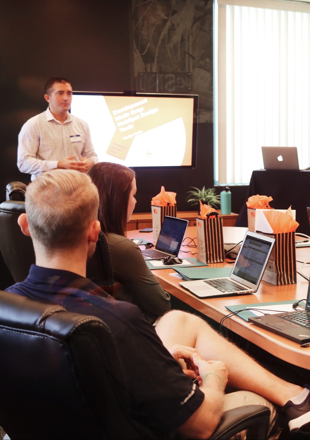 campaign-creators-gMsnXqILjp4-unsplash